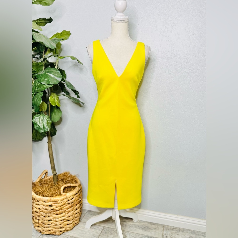 Badgley Mischka Yellow Sleeveless V Neck Bodycon Elegant Minimalist Dress Size 4
